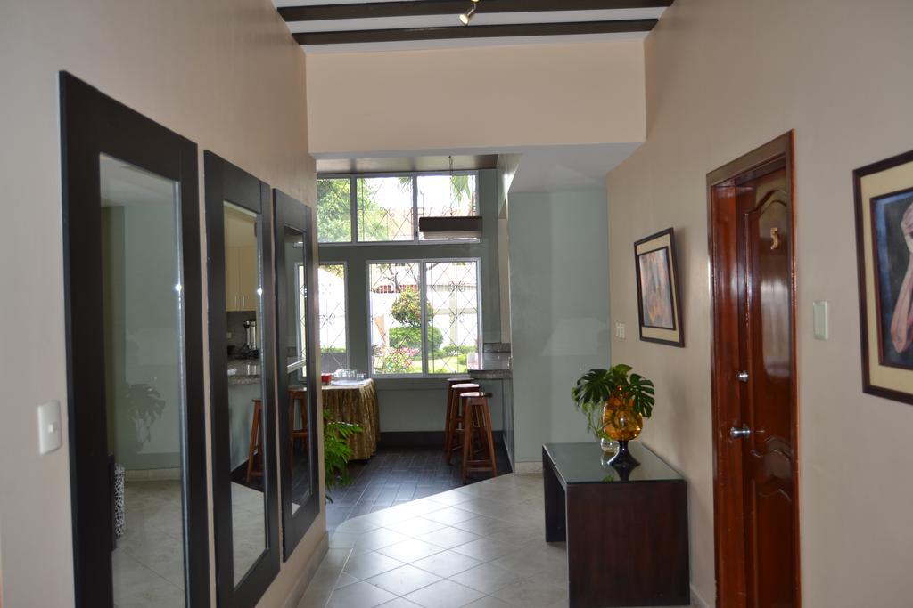 Urdesa Suites Hotel Guayaquil Extérieur photo